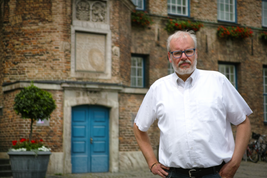 Markus Raub vor dem Rathaus